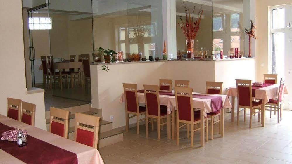 Pension Euro Mikulov Dış mekan fotoğraf