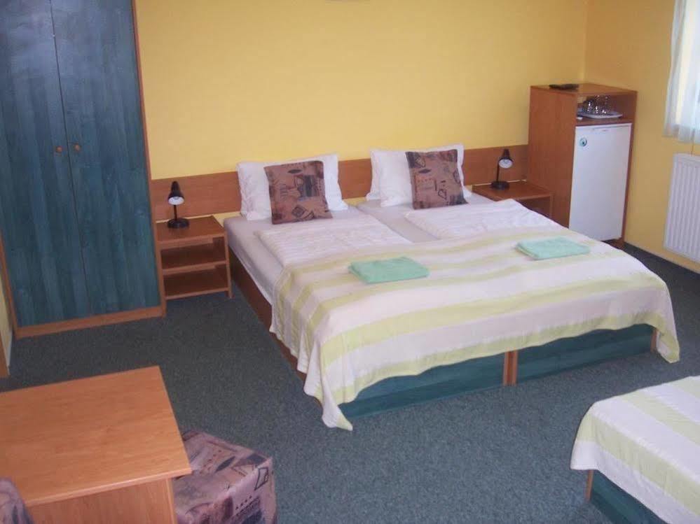 Pension Euro Mikulov Dış mekan fotoğraf